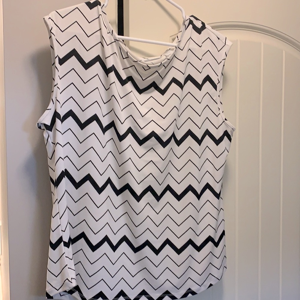 New York & Company-Black&White Top-XL